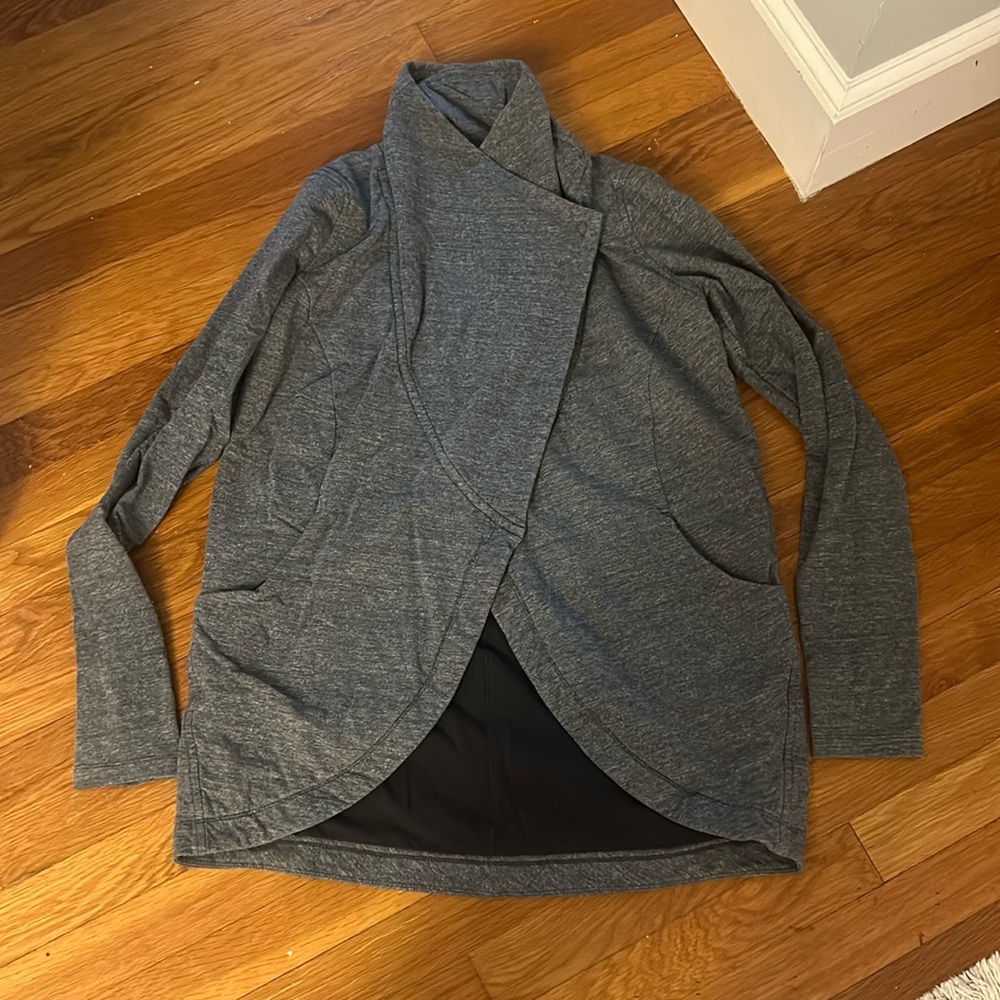 Lululemon cape/wrap